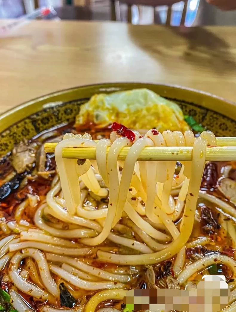 贵州特色羊肉粉配制作过程