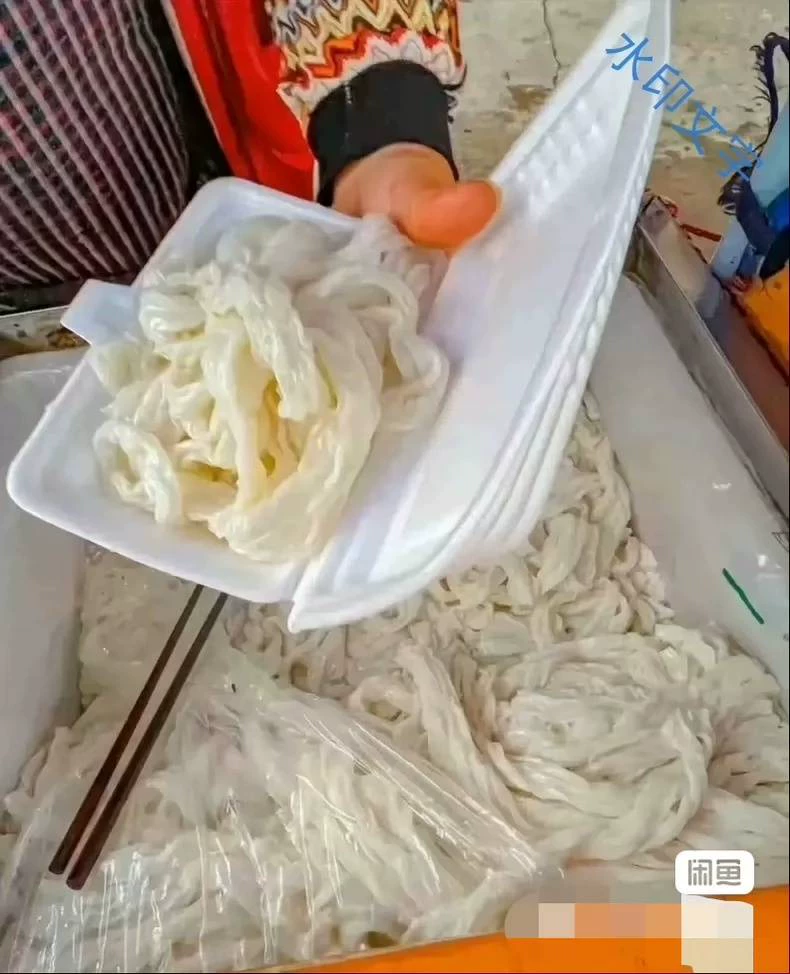 广西正宗泡沫箱广式布拉肠肠粉汤汁配方,之前花了1000块学的(广西正宗商用配方)制作步骤3