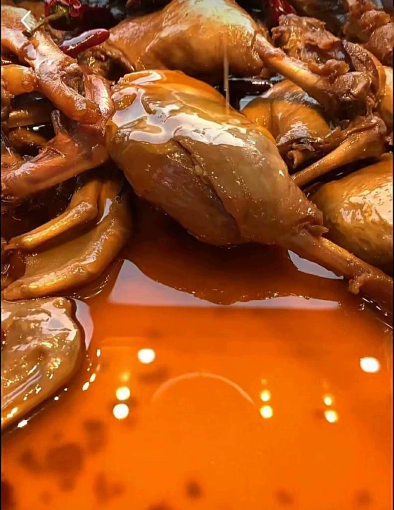 何小敏卤菜卤味铺子技术,黑鸭五香卤制方法,配方精确到克,毫无(卤味商用配方)制作步骤3